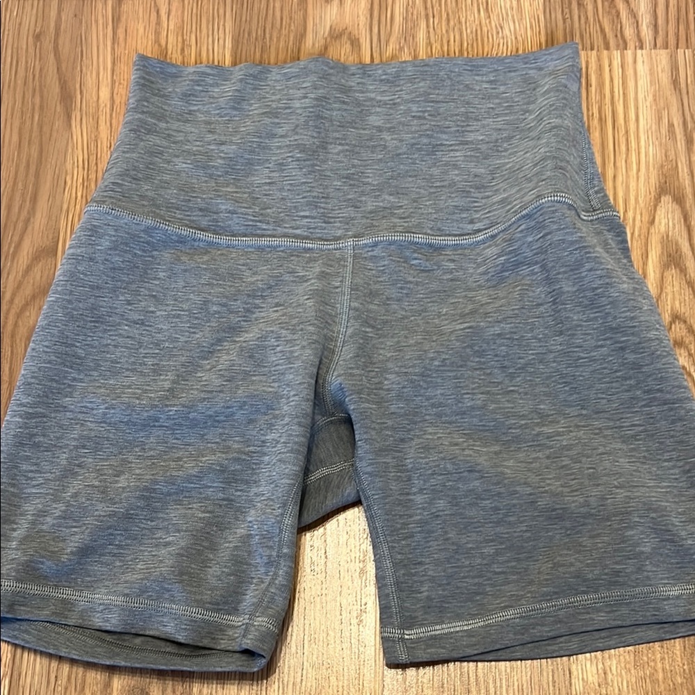 Lululemon gray high waist shorts sz 4